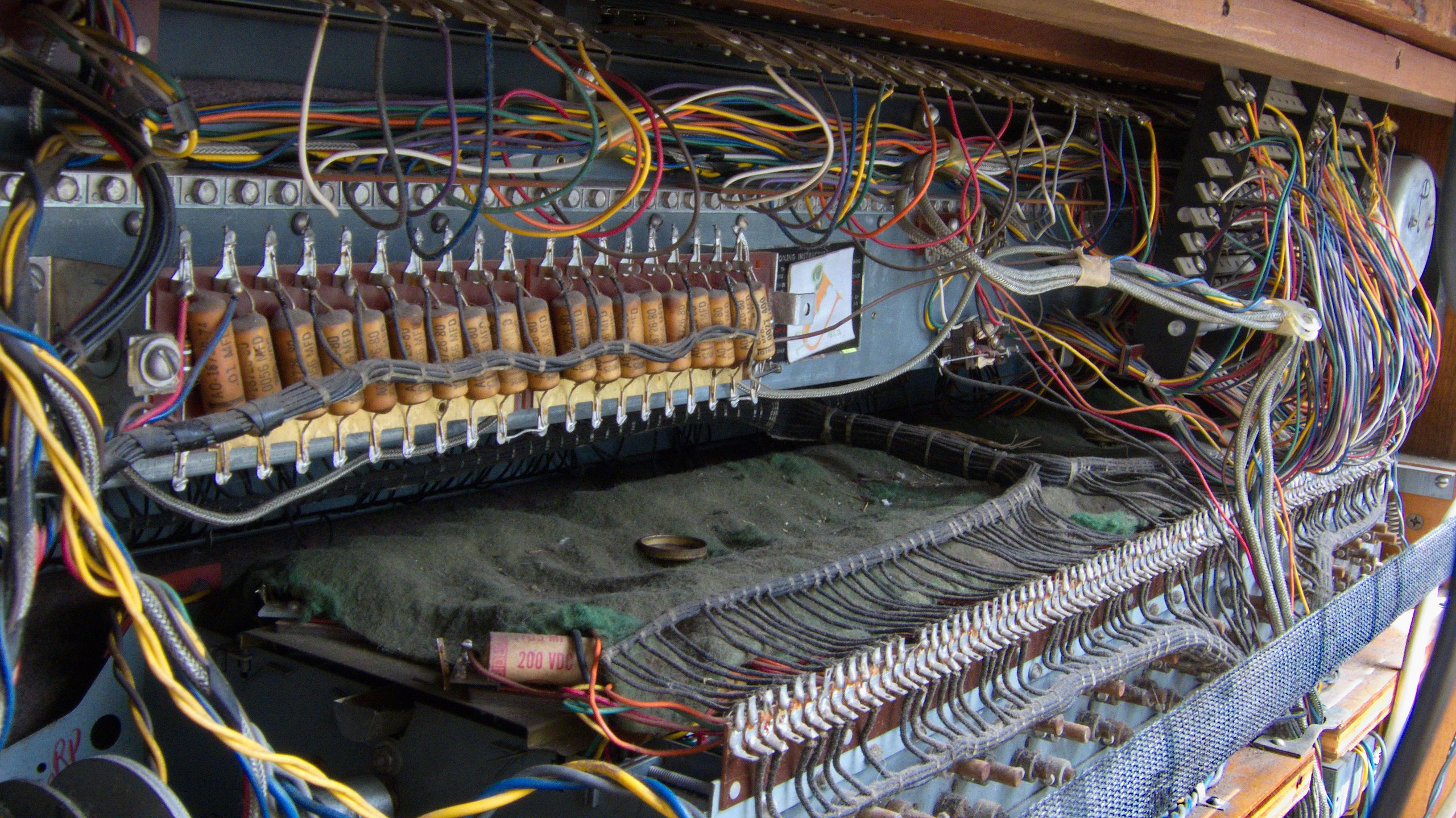 Photo of the complex interior wiring of a Hammond C3 organ